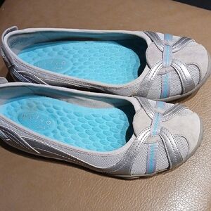 Privo Women's Silver and Blue Flats